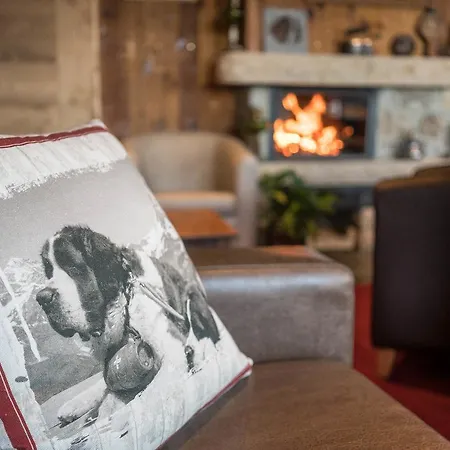 Hotel Le Relais Du Petit Saint Bernard La Rosiere (Savoie)