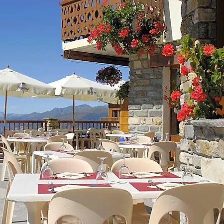 Hotel Le Relais Du Petit Saint Bernard La Rosiere (Savoie)