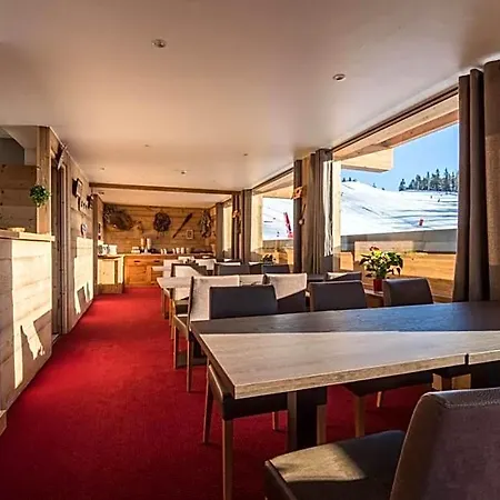 Hotel Le Relais Du Petit Saint Bernard 2*