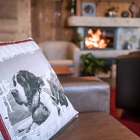 Le Relais Du Petit Saint Bernard Hotel 2*