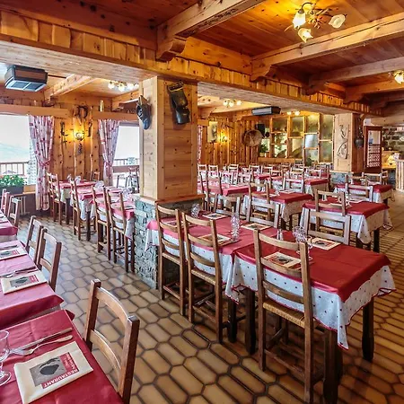 Hotel Le Relais Du Petit Saint Bernard La Rosiere (Savoie)