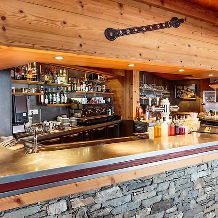 Hotel Le Relais Du Petit Saint Bernard La Rosiere (Savoie)