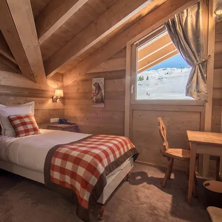 Le Relais Du Petit Saint Bernard 2* ラ・ロジエール
